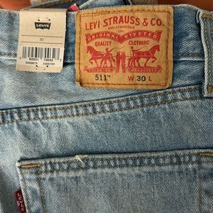 Levi’s men shorts brand new size 30